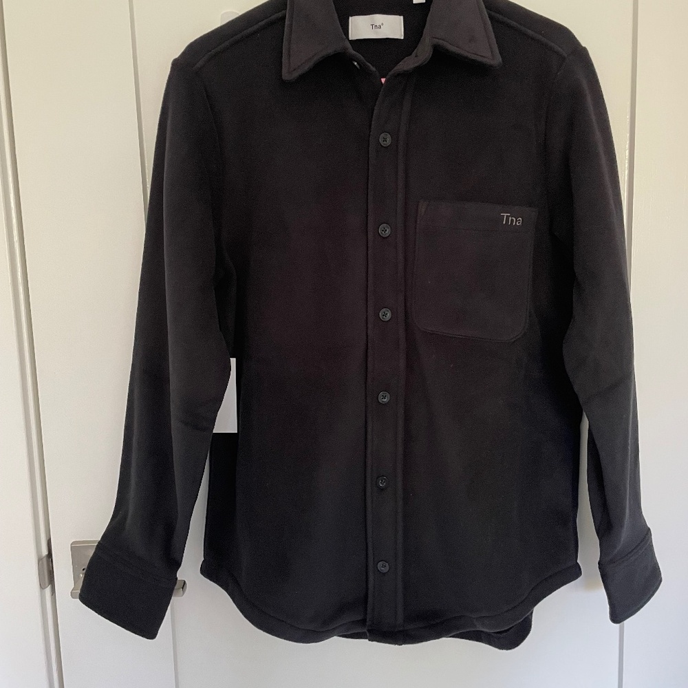 Aritzia-TNA “Sno Button-Up”